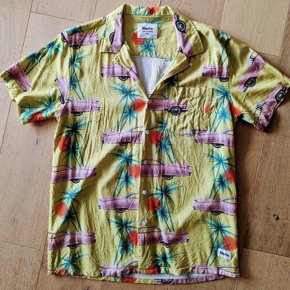 Duvin vintage inspired camp collar short sleeve button up in small. - Picture 3 of 3